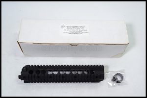 「KAC/KNIGHT’S ナイツ #20549-3 URX II ハンドガード　ミッドレングスレイル（10.75インチ） 実物」買取実績