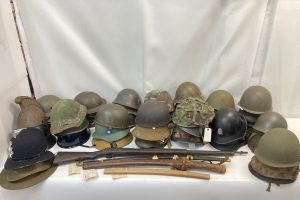 「旧日本軍、米軍、ヨーロッパ系実物ヘルメット、刀剣、無可動銃など計83点」買取実績