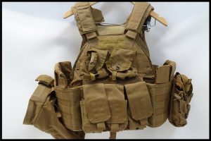 「EAGLE  SCALABLE プレートキャリア TAN サイズ：MEDIUM ポーチ付 実物」買取実績