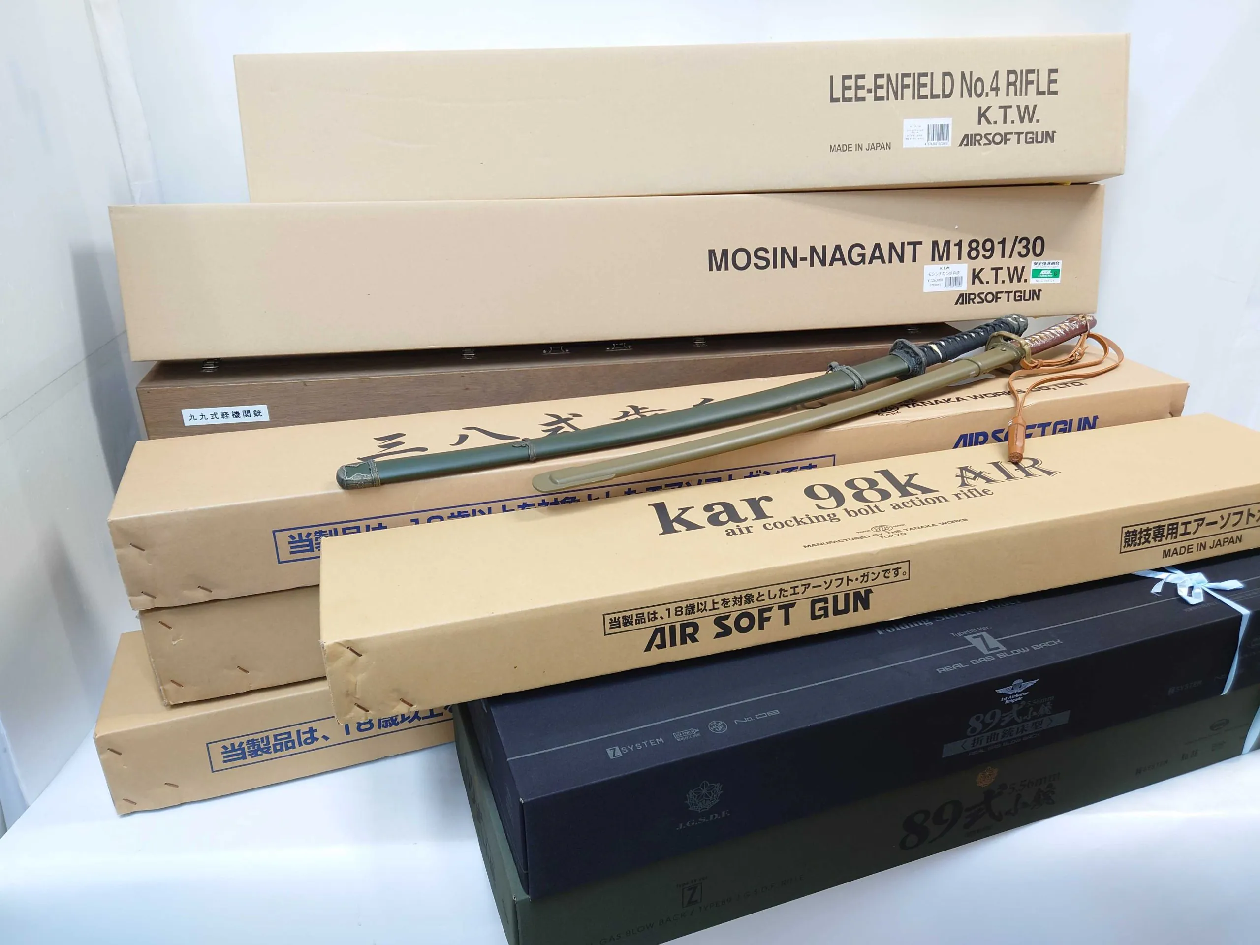 KTW 九九式軽機関銃、タナカ kar98、九五式軍刀 模造刀などのエアガン装備品